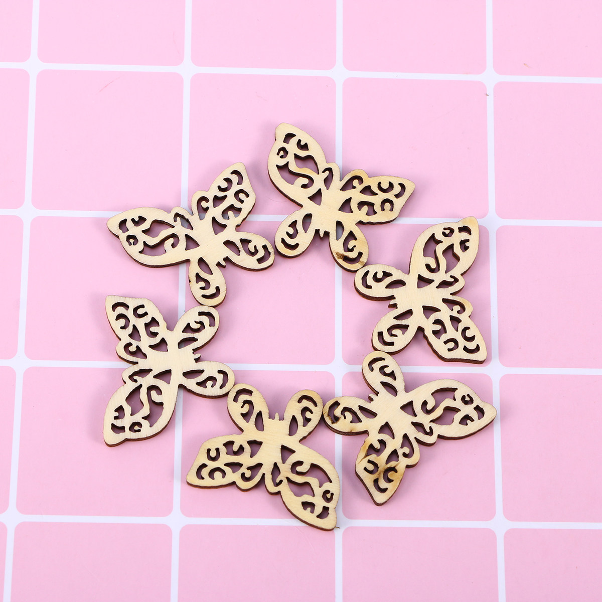 50Pcs Wooden Hollow Butterfly  - Christmas Craft Embellishment recensie en prijs