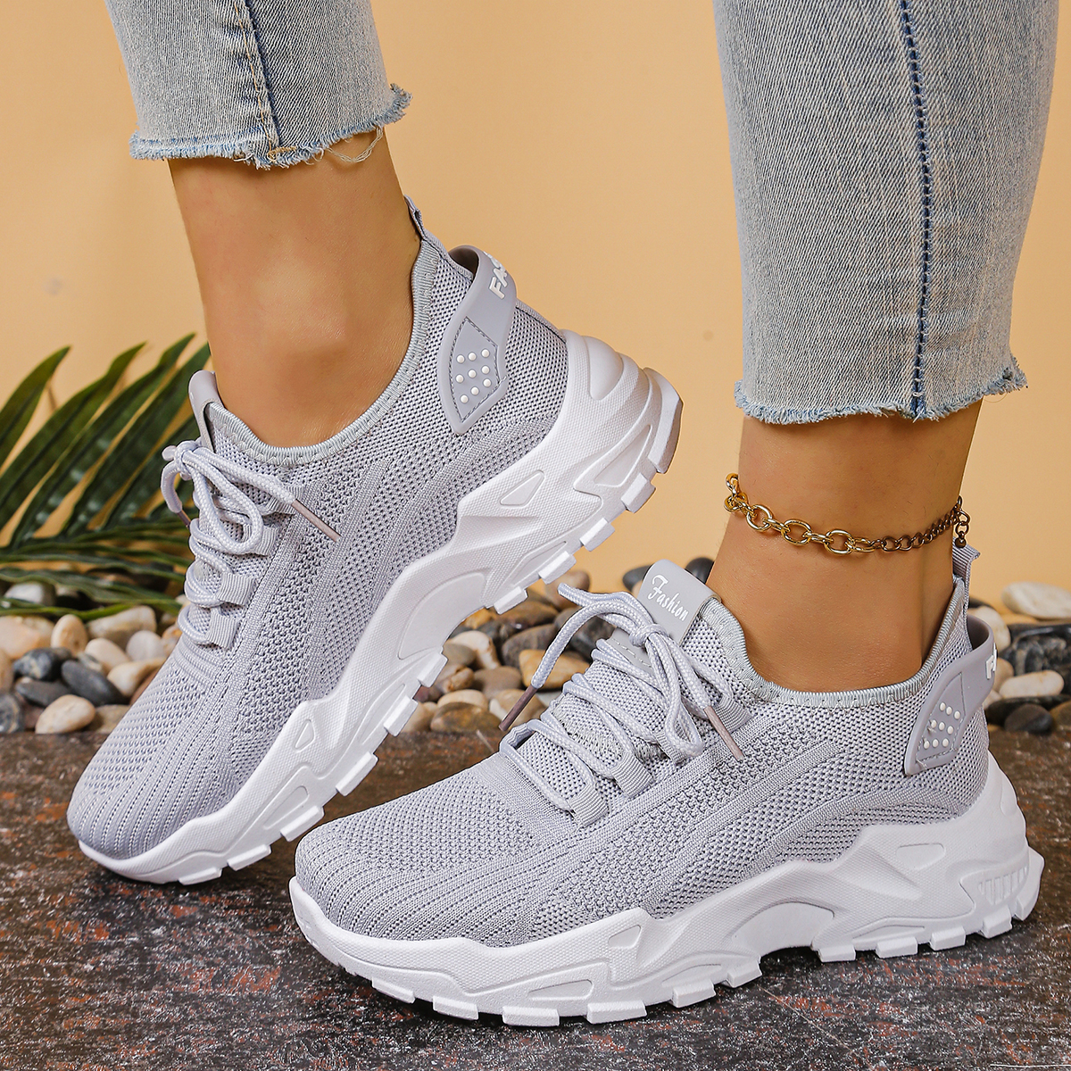 Women's sports shoes 2025: Bre - Guipure Lace Panel recensie en prijs