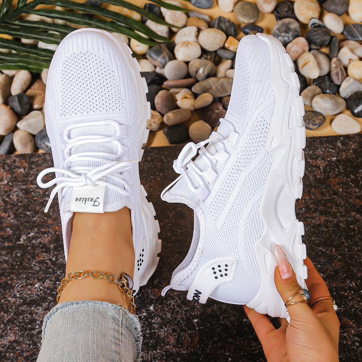 Women's sports shoes 2025: Bre - Guipure Lace Panel recensie en prijs
