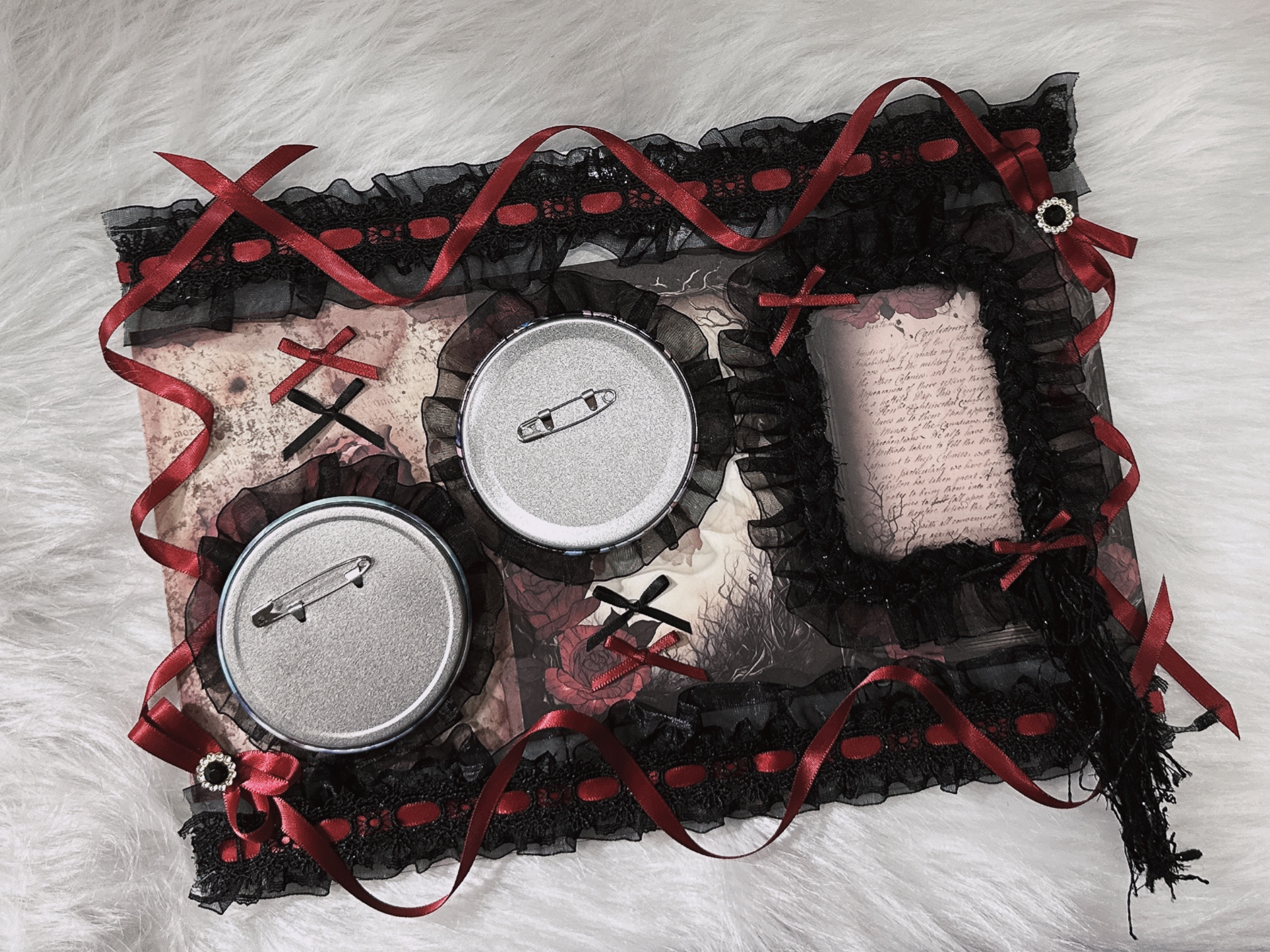 Gothic black red Card Holder I - Organza Ribbon Spool recensie en prijs