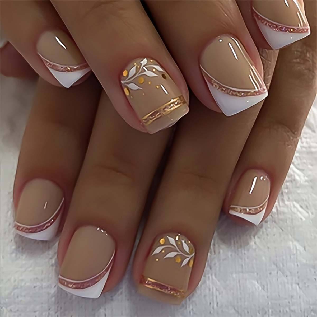 Short Square fake nails golden - Embroidery Embellishments recensie en prijs