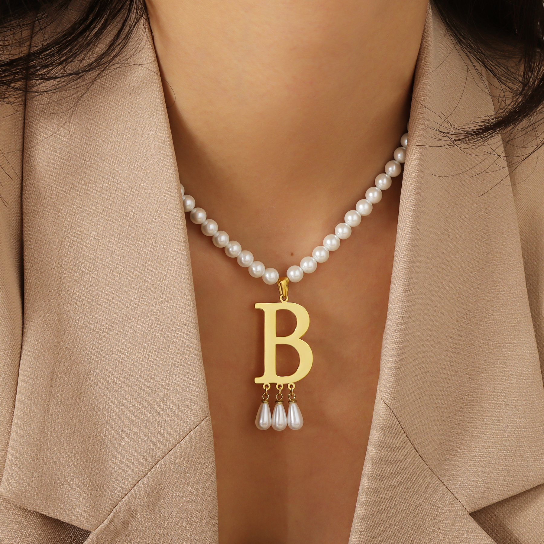 Customized Initial Pendant Lux - Pearl Trim Chain recensie en prijs
