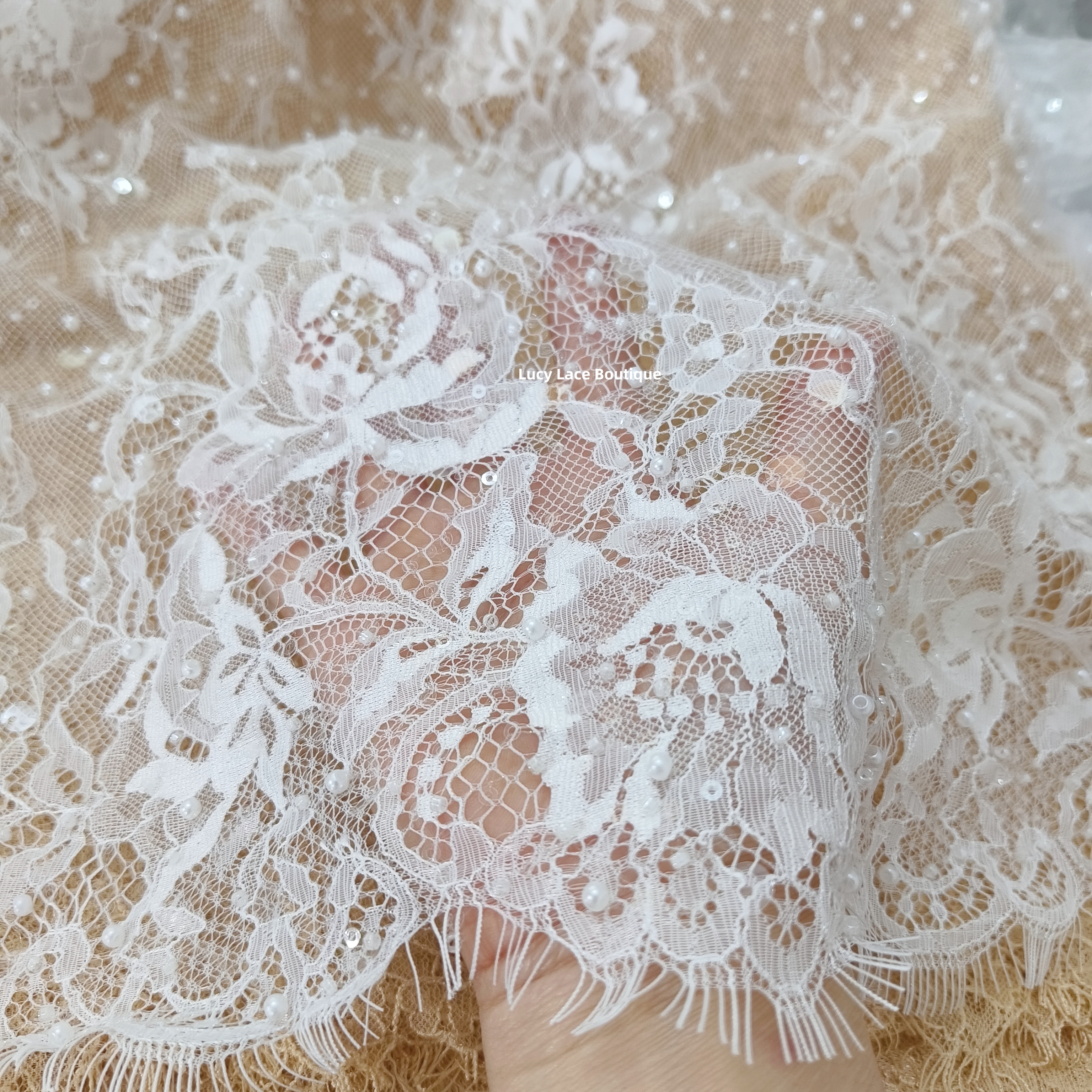 1 Panel 1.5M Wide 3M Long Off  - Sequin Fabric Panel recensie en prijs